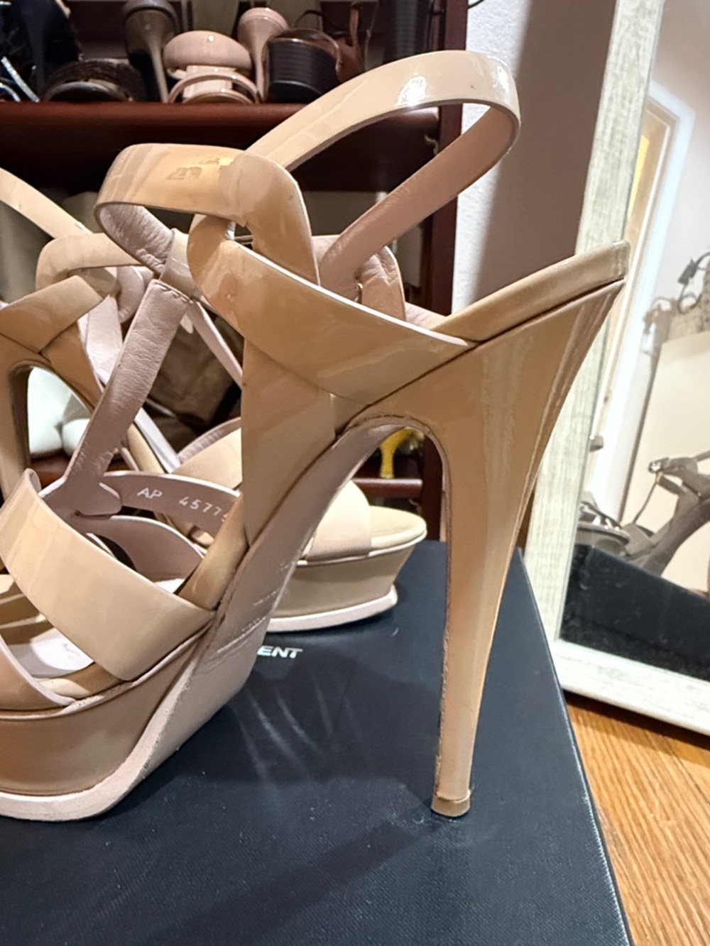 Saint Laurent Nude Patent Leather Platform Sandals - Picture 4 of 5